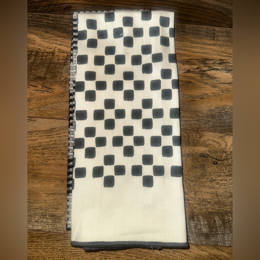 Set of 2 Dish Towels - Black and White Patterned ~ New - Picture 2 of 4